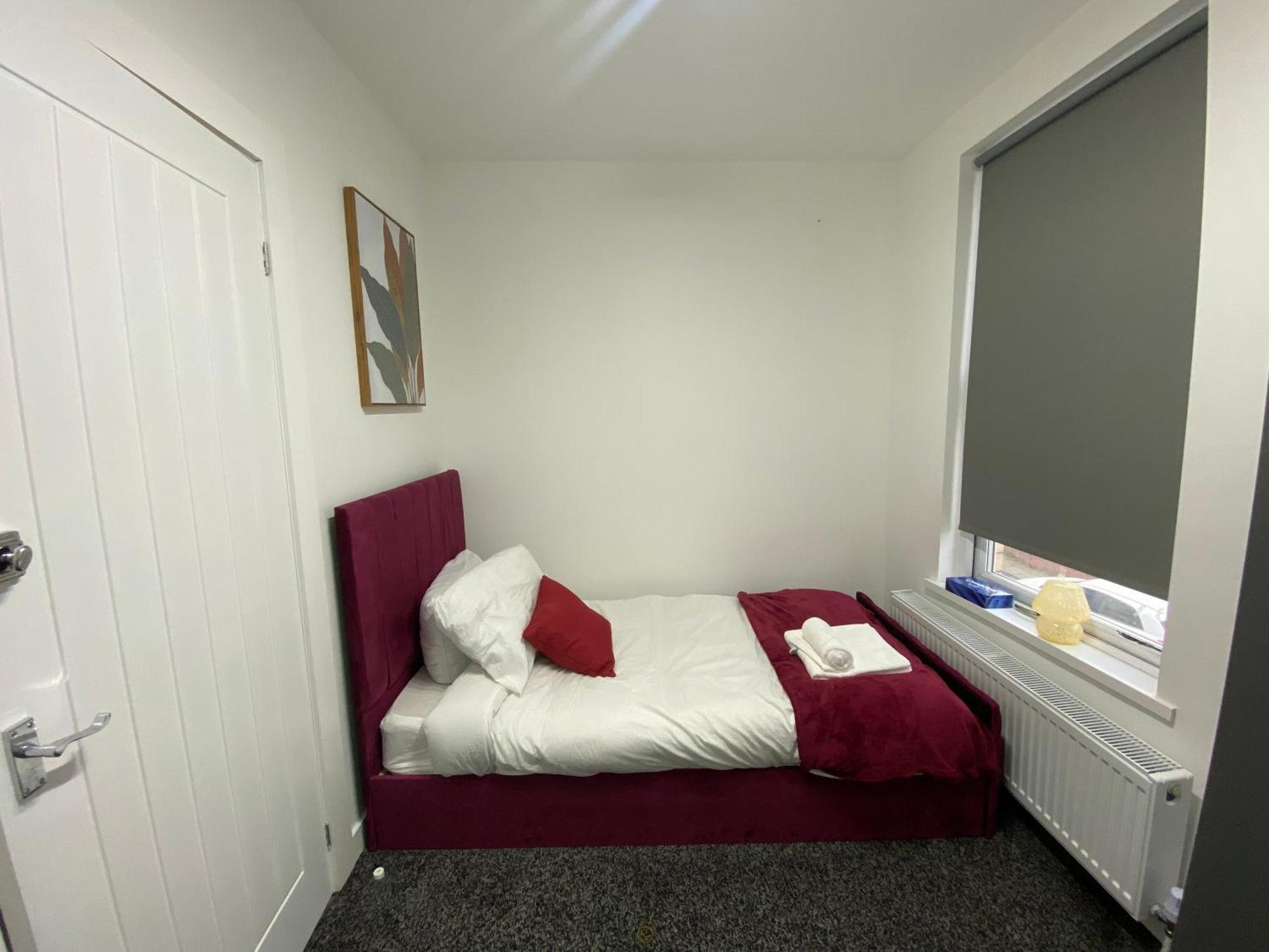 Cozy 4 Bedroom House In The Heart Of * Liverpool