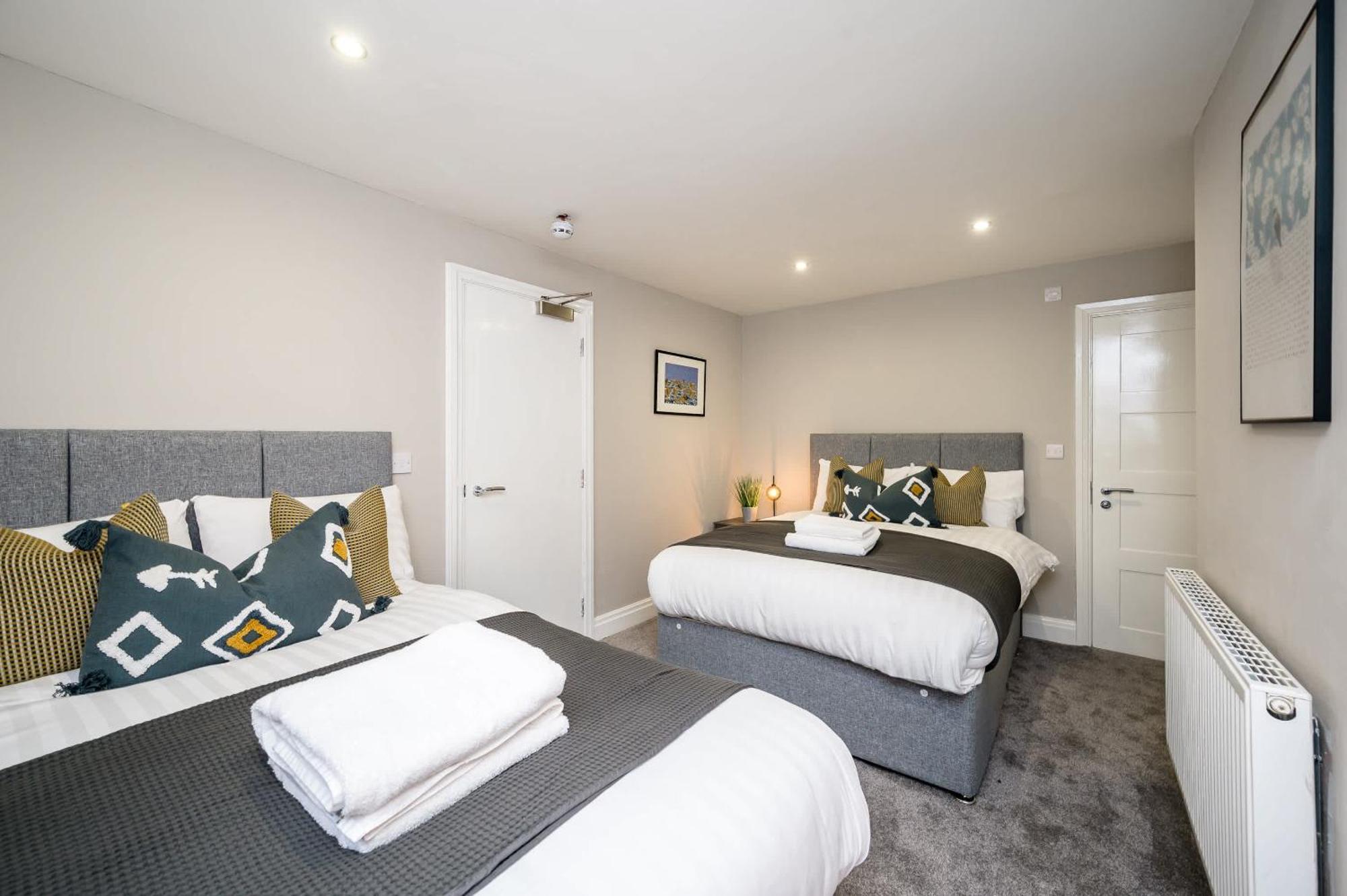 Picasso's Place Sleeping 9 Guests Apartment Liverpool