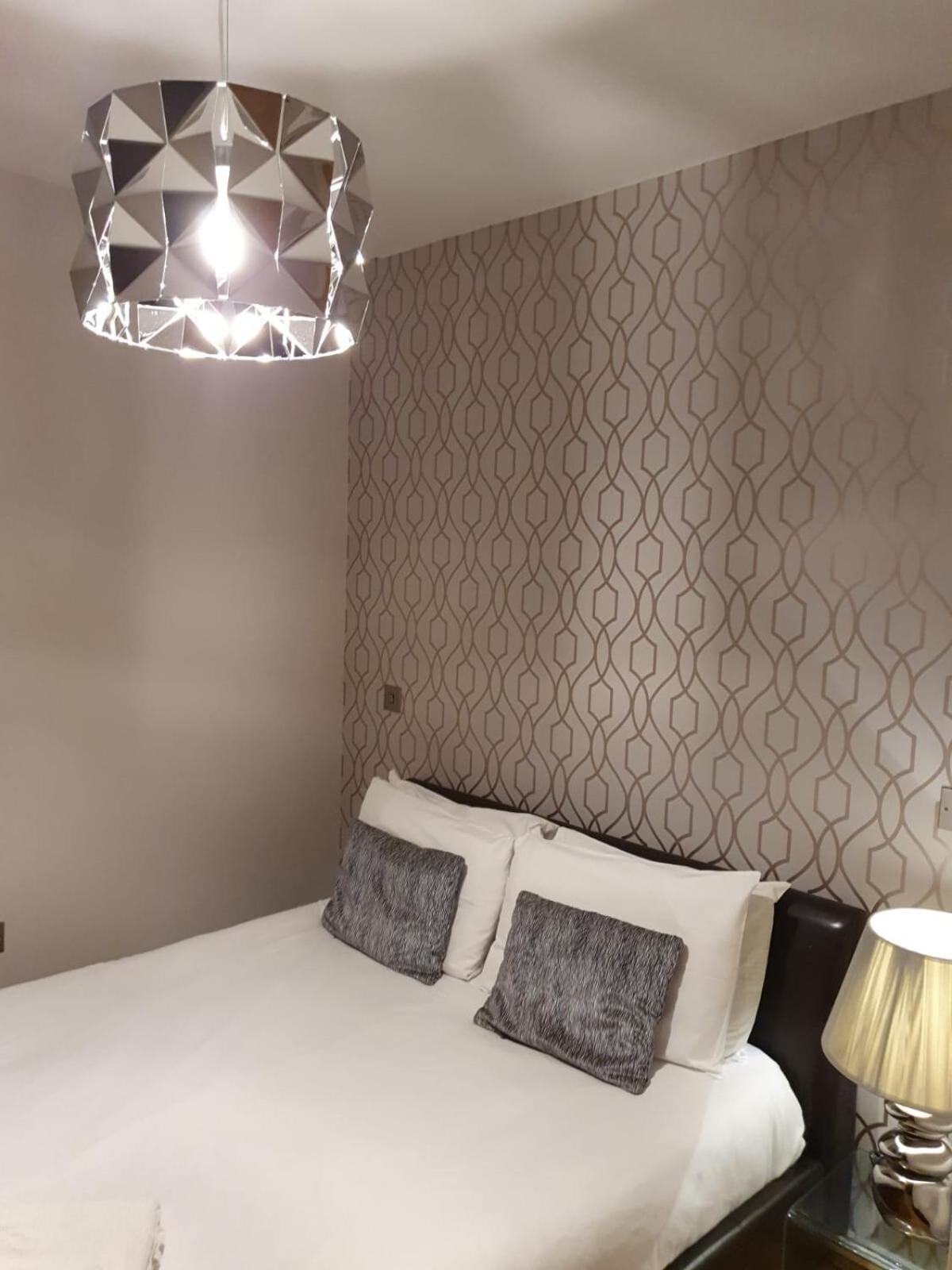 Contractor Bookers Bookdirect Save 10percent * Liverpool