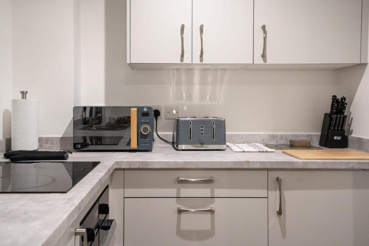 L1 Stay, Netflix & Prime Location,workspace Apartment *