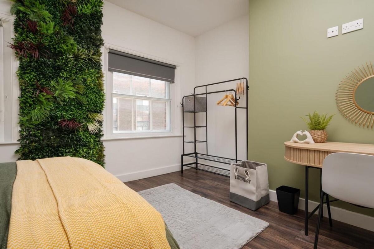 L1 Stay, Netflix & Prime Location,workspace * Liverpool