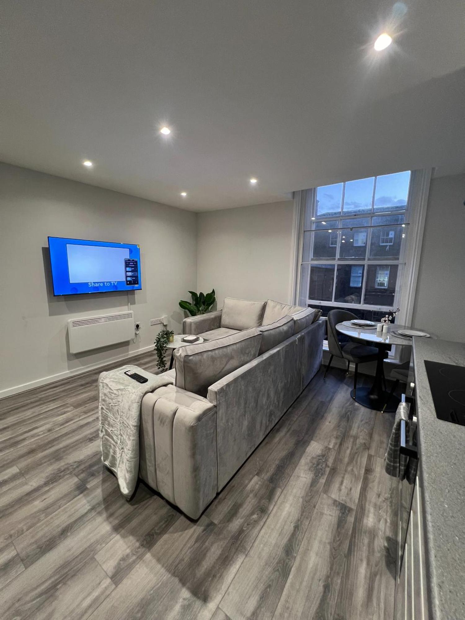 Apartment Urban Retreat By Lvp - Spacious 2-bed, Sleeps 10 - Ideal For Groups