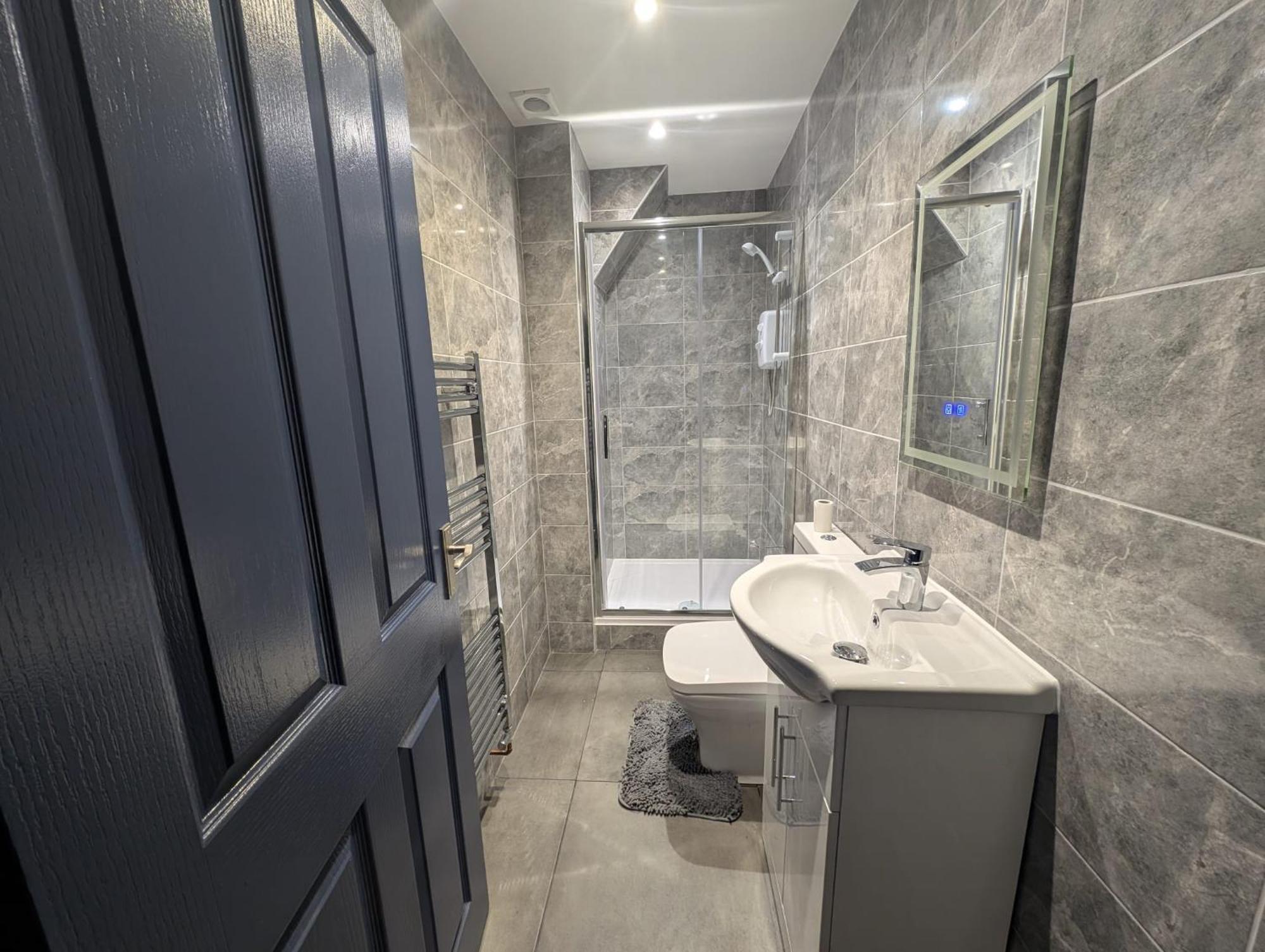 3bed 2bath House - Free Parking - Close To Everton & Fc- Managed By Chique Ltd