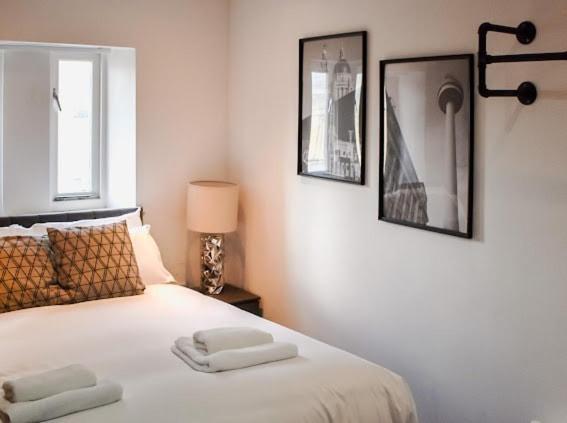 Castle Street - Centre 2 Bedroomed Sleeps 8