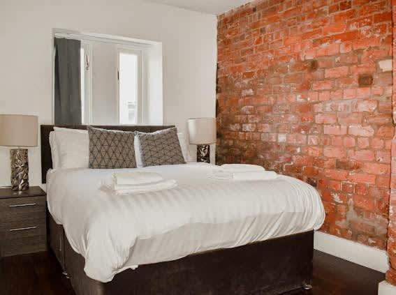 Castle Street - Centre 2 Bedroomed Sleeps 8