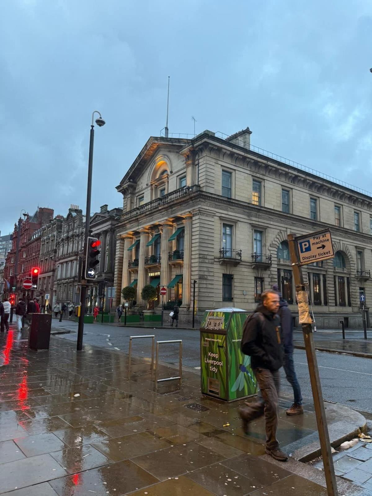 Castle Street - Centre 2 Bedroomed Sleeps 8 Apartment