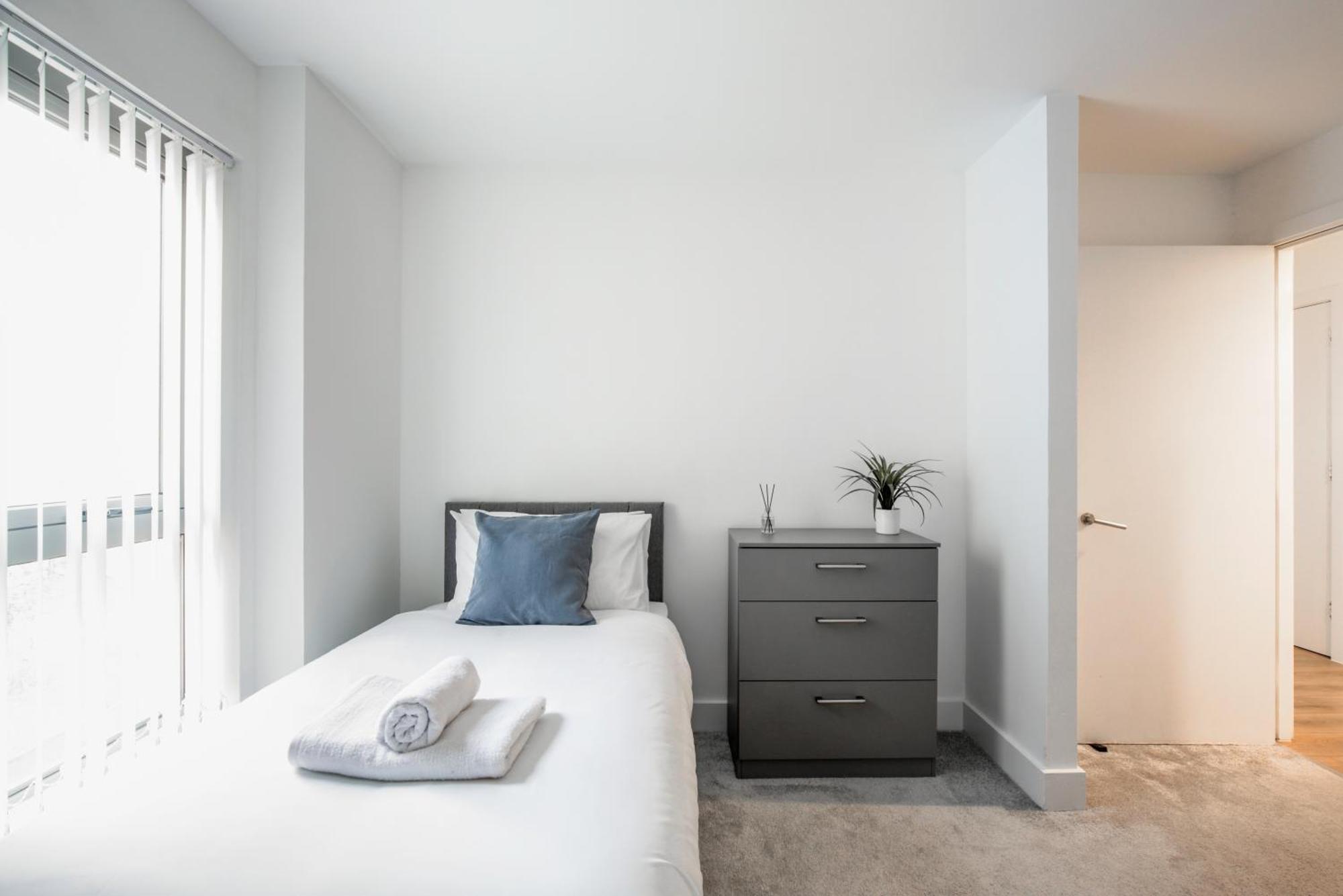 Henry Street Luxe By Bold Apartment
