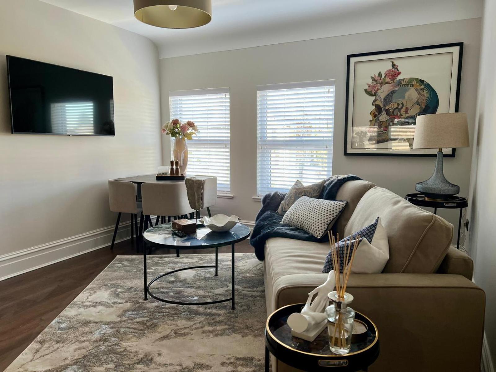 Apartment No 50 - Beautiful In Sleeps 4