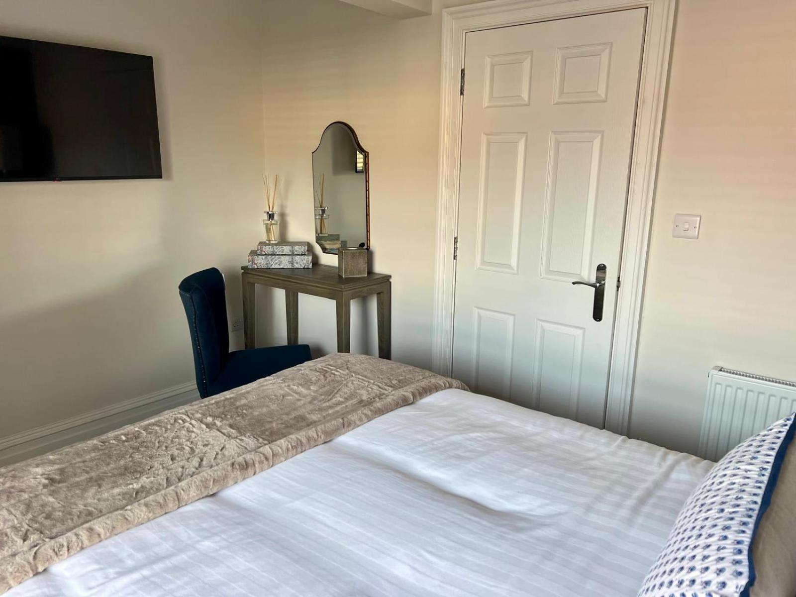 Apartment No 50 - Beautiful In Sleeps 4
