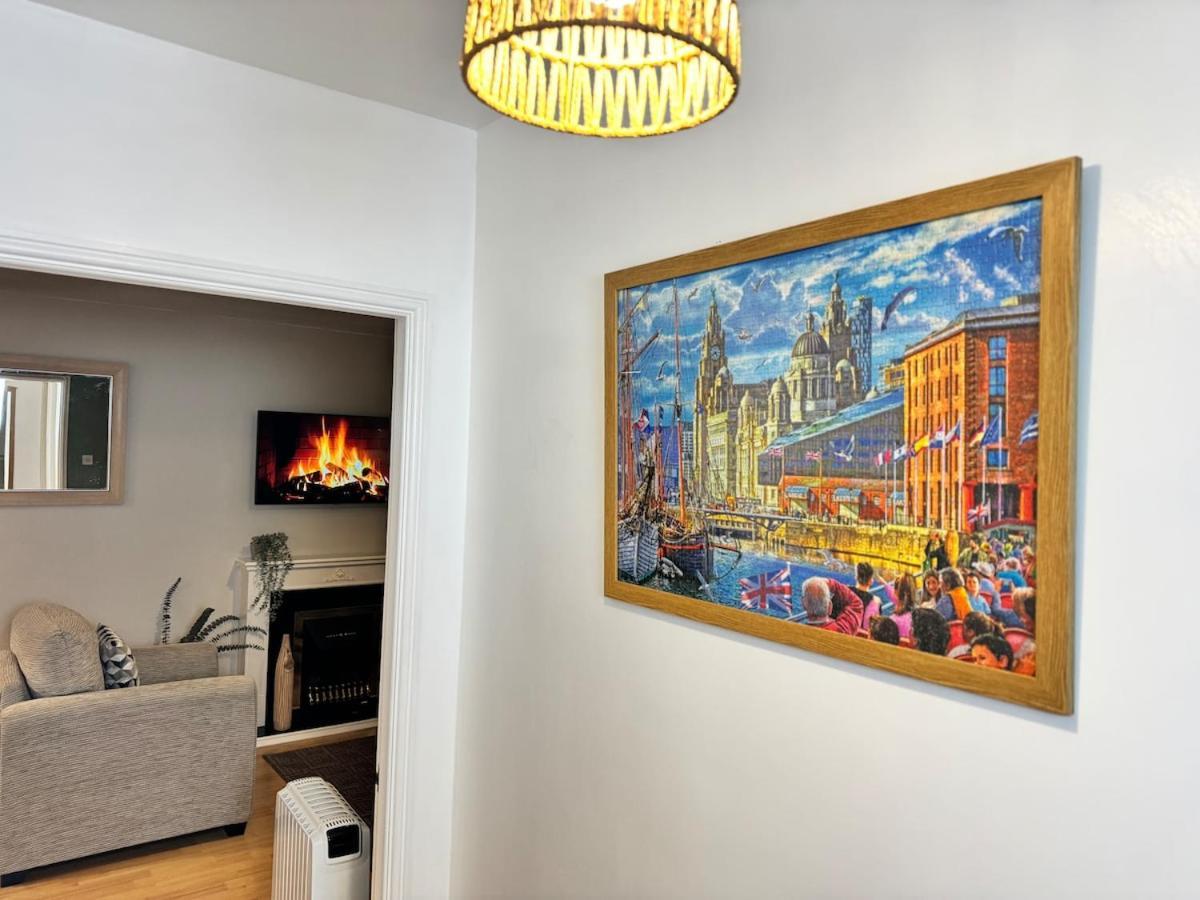 Balcony Waterfront View, 2 Bath, Free Parking Apartment Liverpool