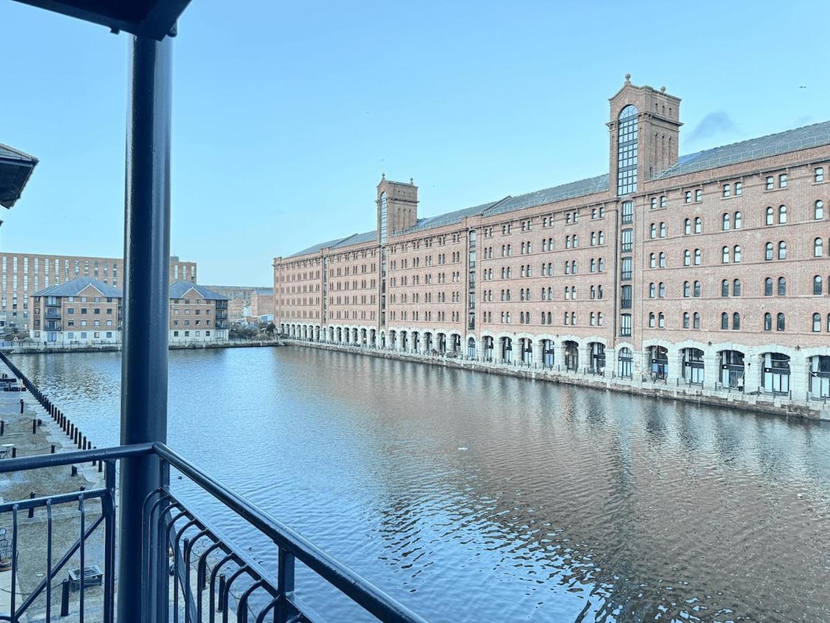 Balcony Waterfront View, 2 Bath, Free Parking Liverpool