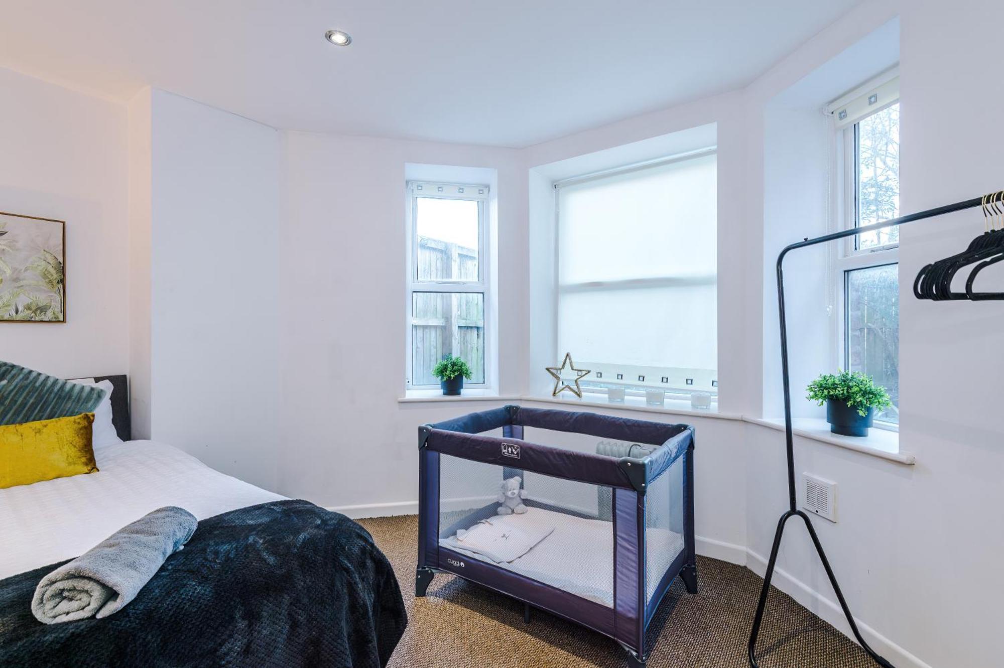 Private Garden Maisonette Near Centre! Walking Distance From Anfield Apartment *