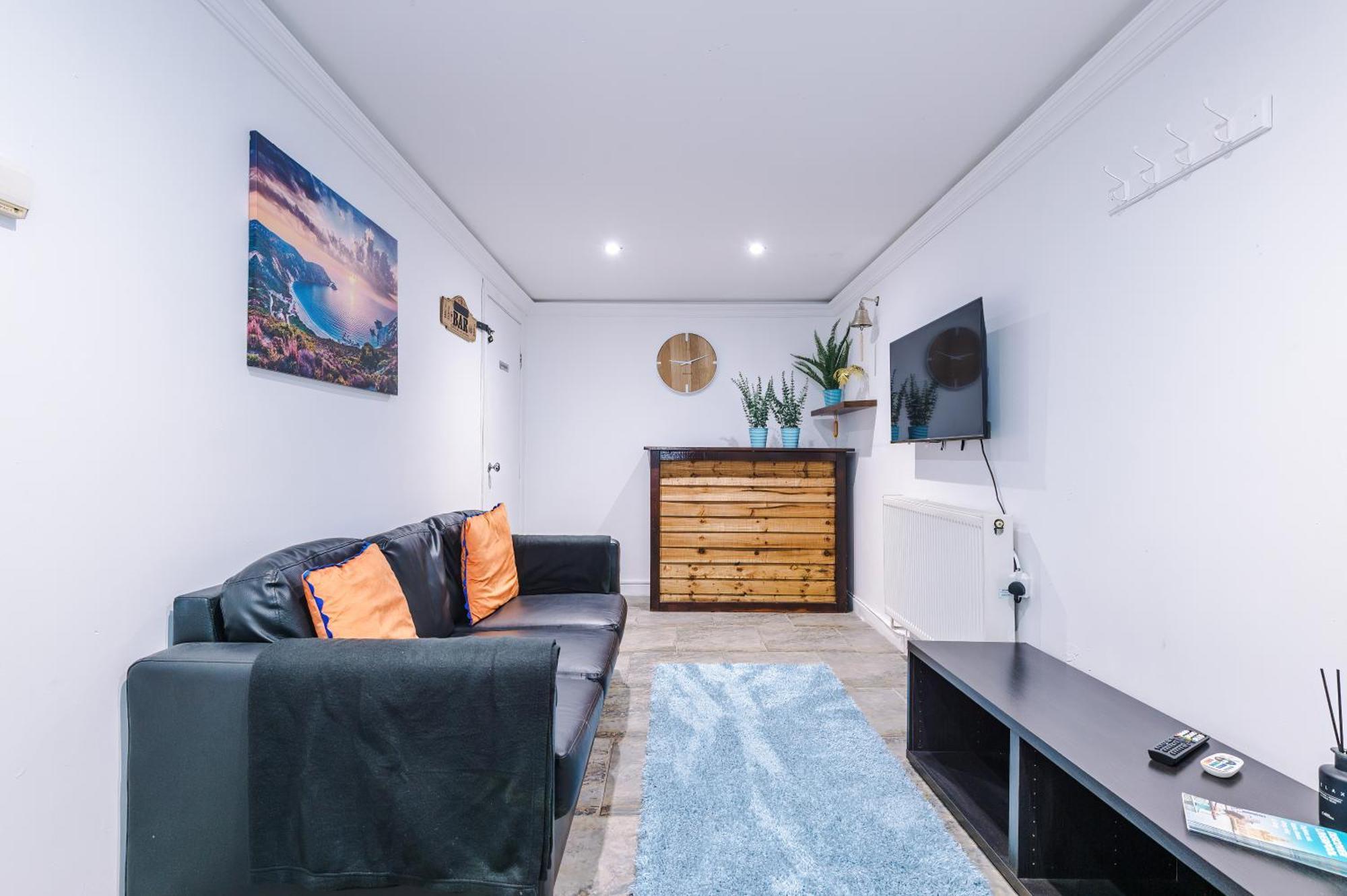 Private Garden Maisonette Near Centre! Walking Distance From Anfield Liverpool