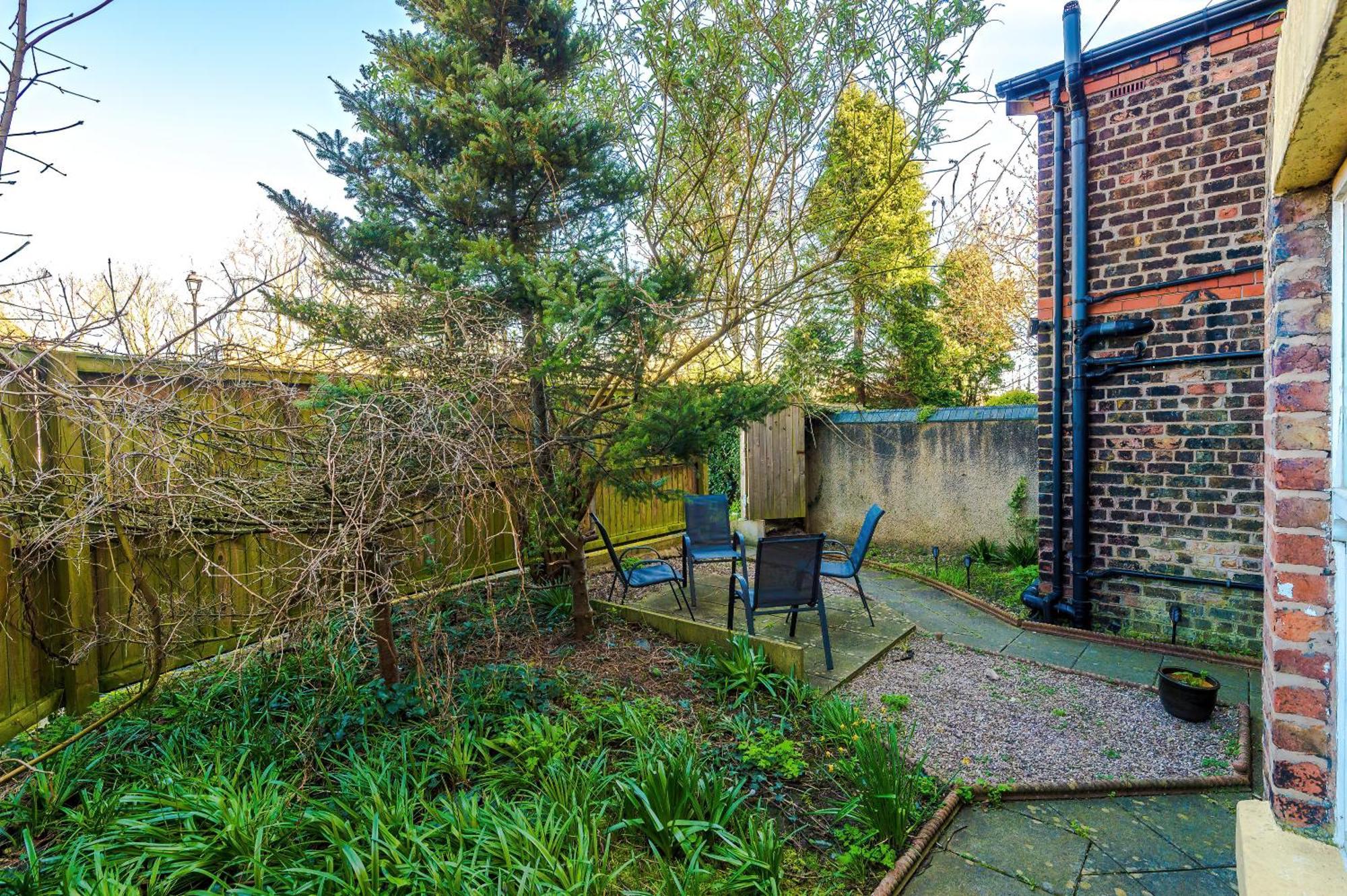 Apartment Private Garden Maisonette Near Centre! Walking Distance From Anfield