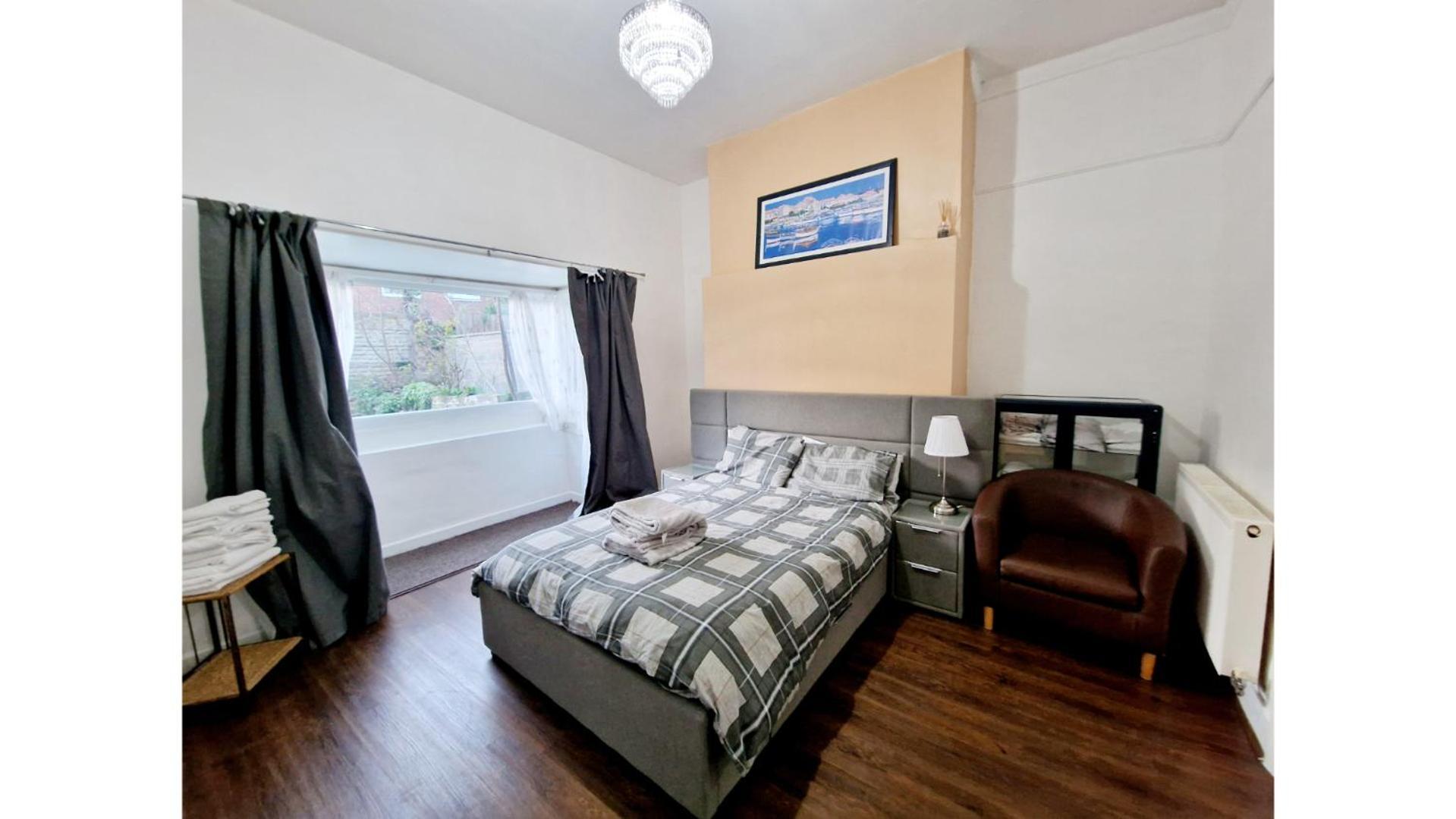 Apartment Upscale Executive Great Location *