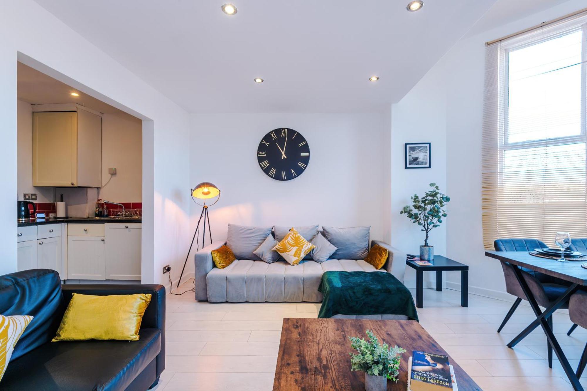 Private Garden Maisonette Near Centre! Walking Distance From Anfield Liverpool