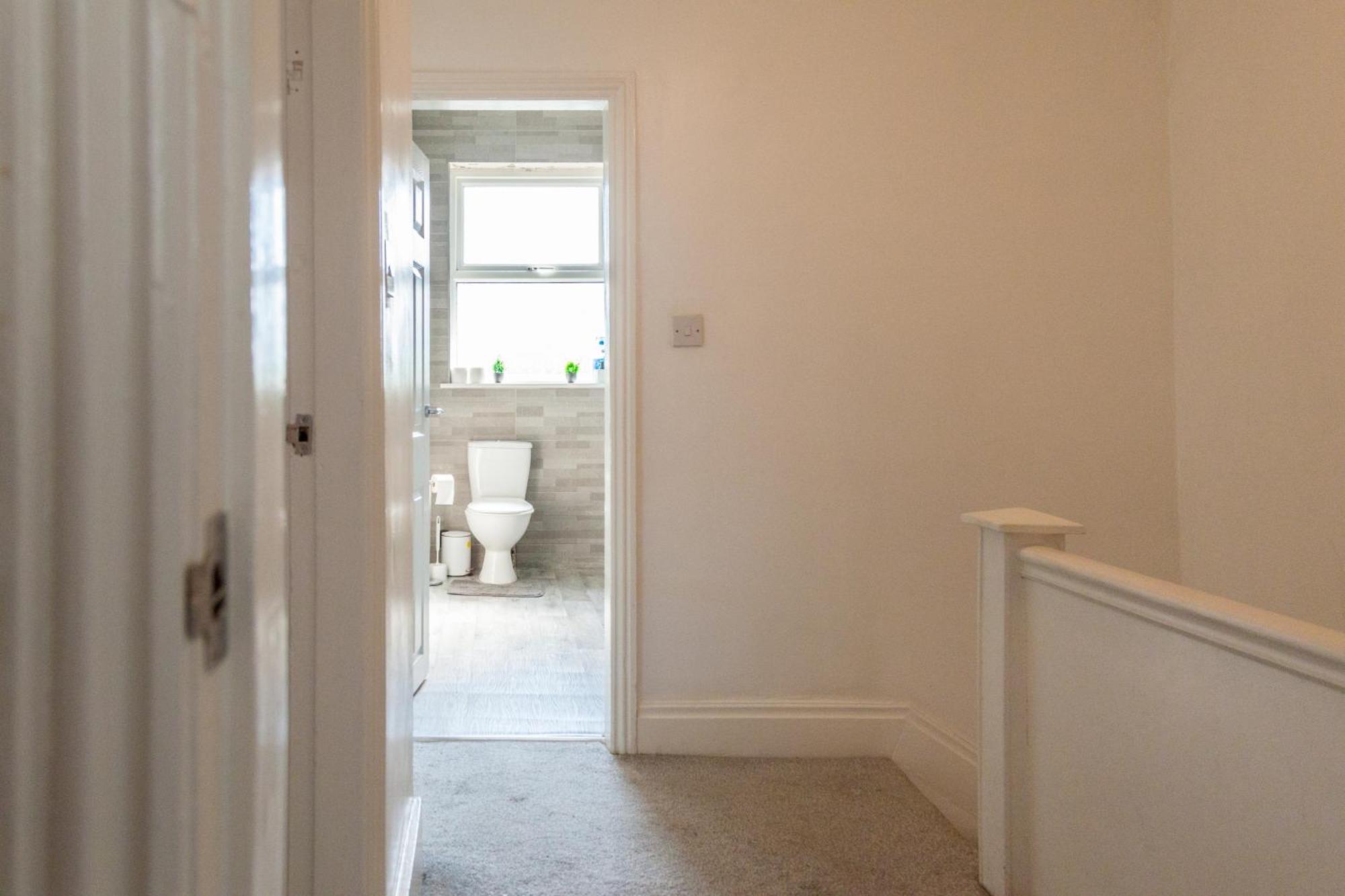 Anfield - Perfect For Large Groups, 8min Walk To Stadium, Comfy House With Parking *