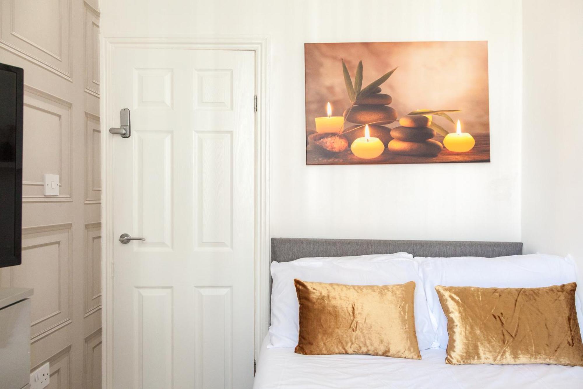 Anfield - Perfect For Large Groups, 8min Walk To Stadium, Comfy House With Parking Holiday home *