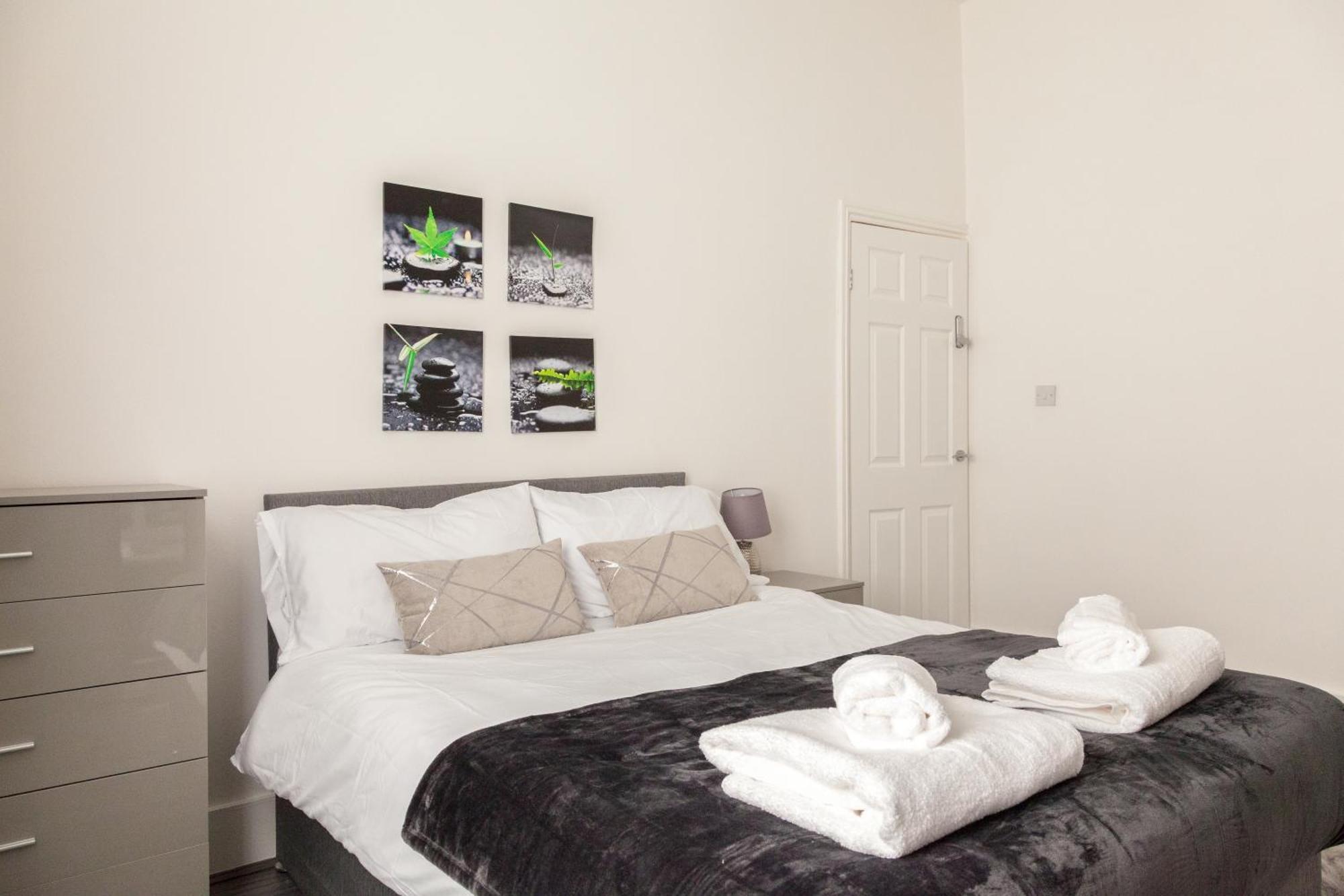 Anfield - Perfect For Large Groups, 8min Walk To Stadium, Comfy House With Parking * Liverpool