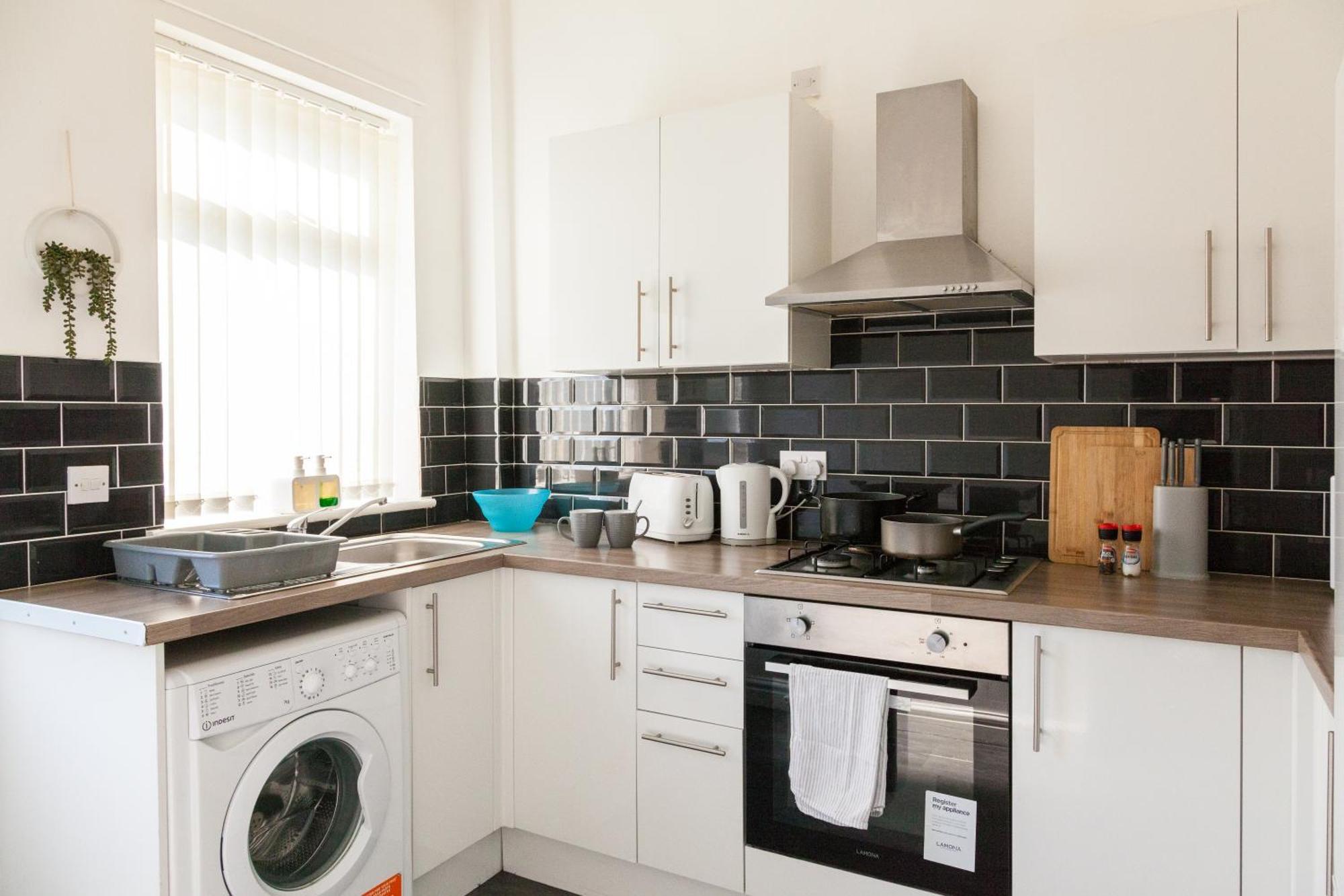 Anfield - Perfect For Large Groups, 8min Walk To Stadium, Comfy House With Parking * Liverpool
