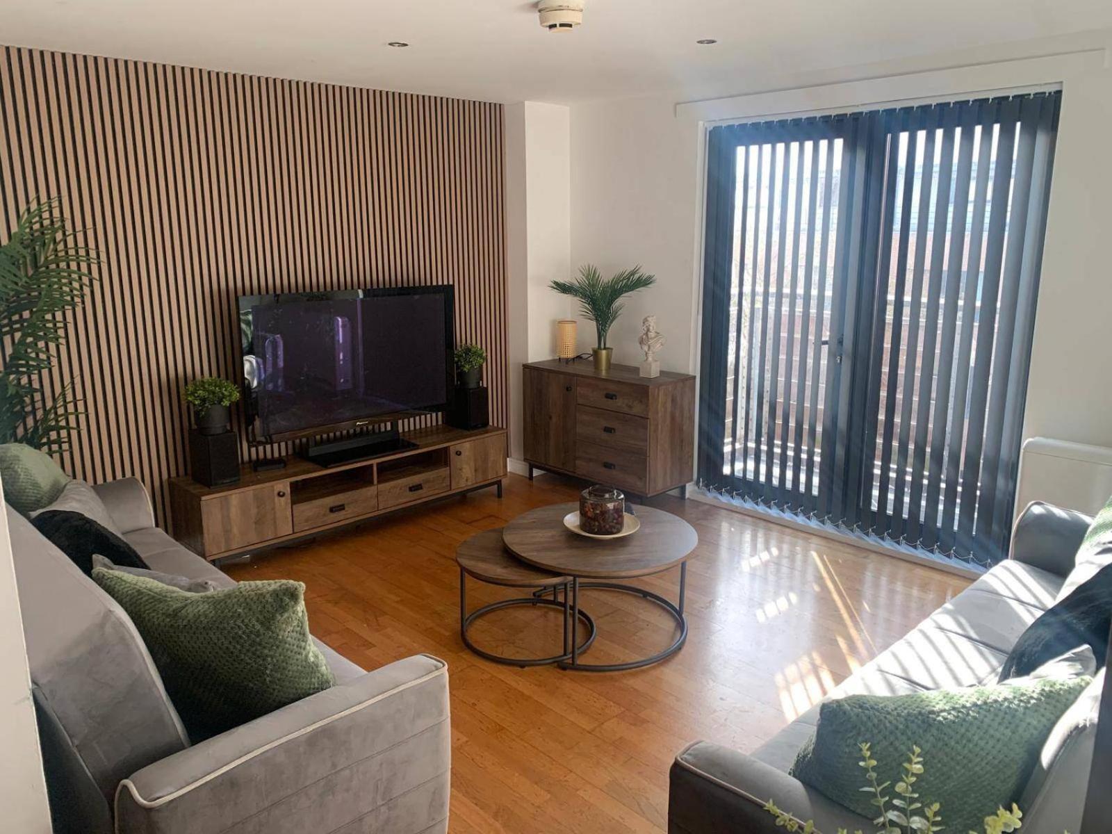 Apartment-sleeps 6-free Parking Apartment