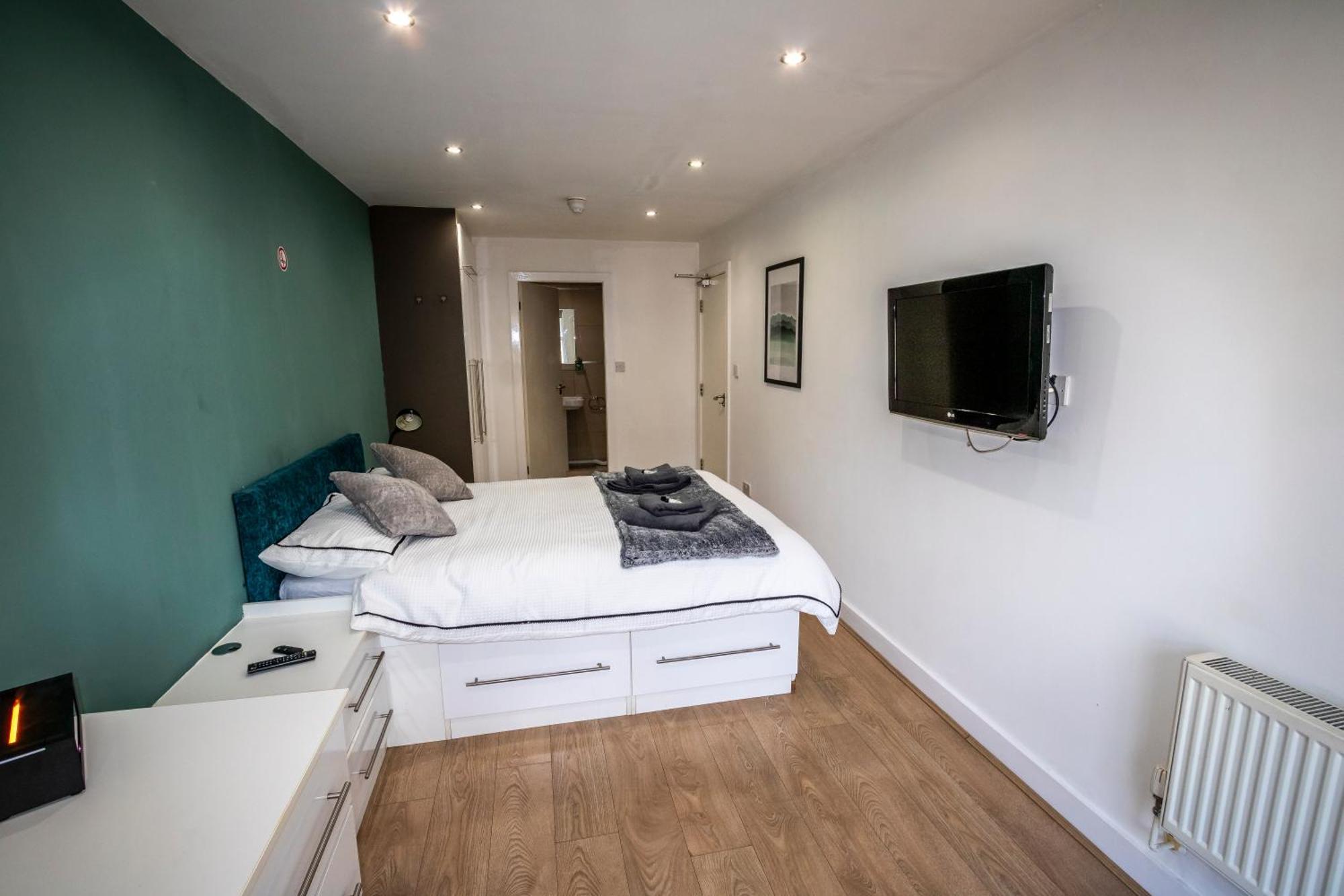 Apartment Spacious 5 Bed En-suite Flat