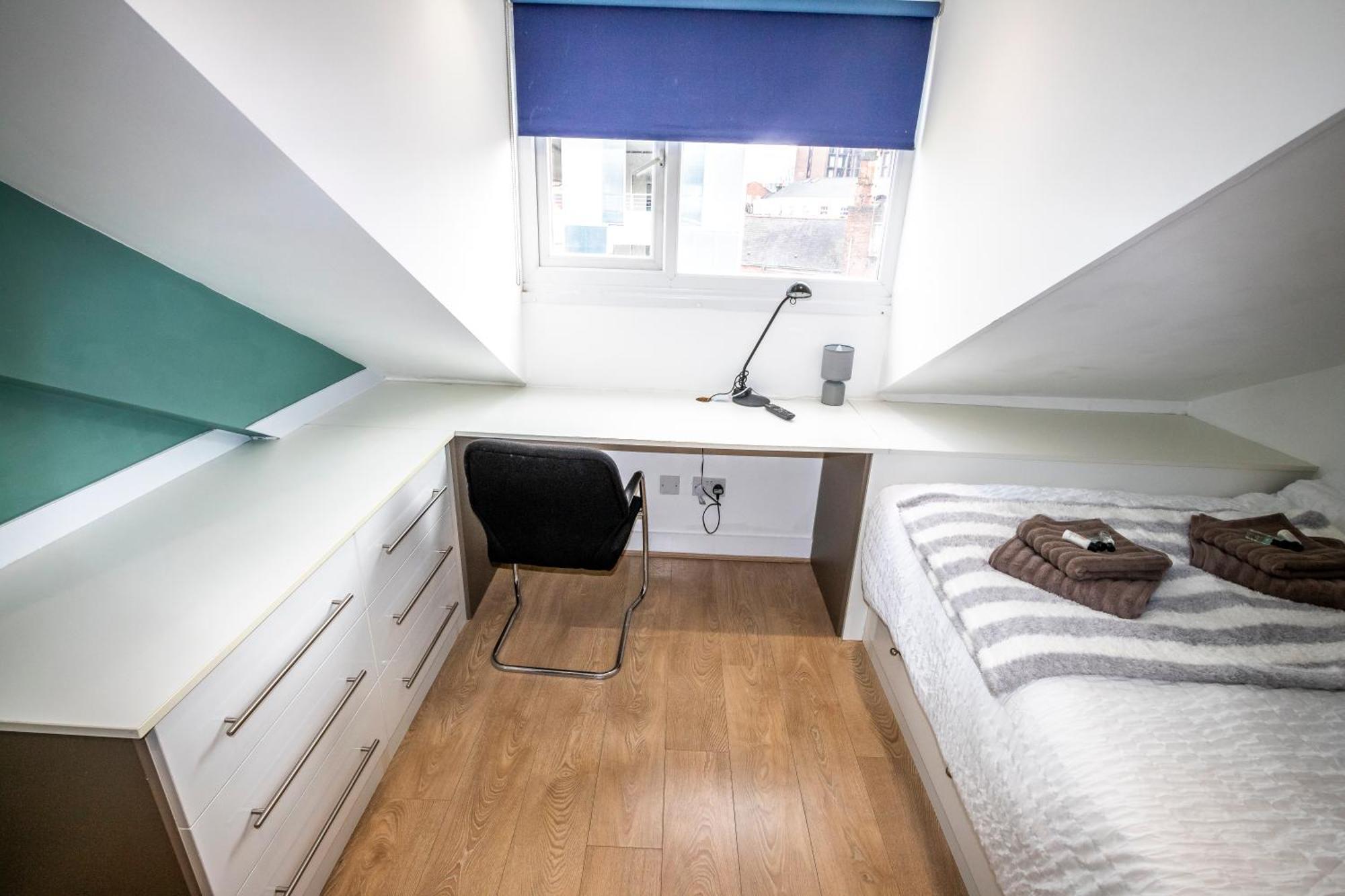 Apartment Spacious 5 Bed En-suite Flat