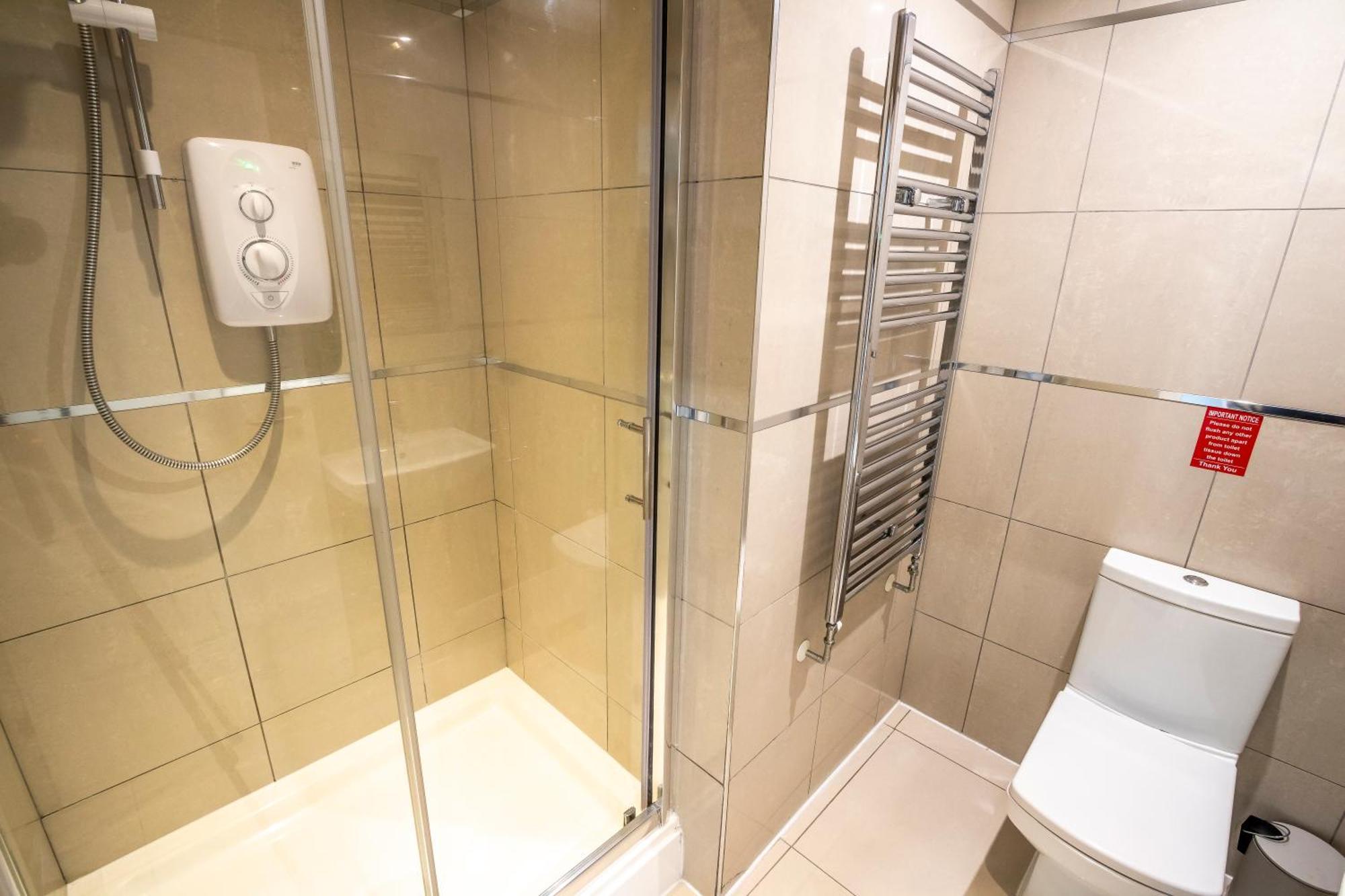 Apartment Spacious 5 Bed En-suite Flat