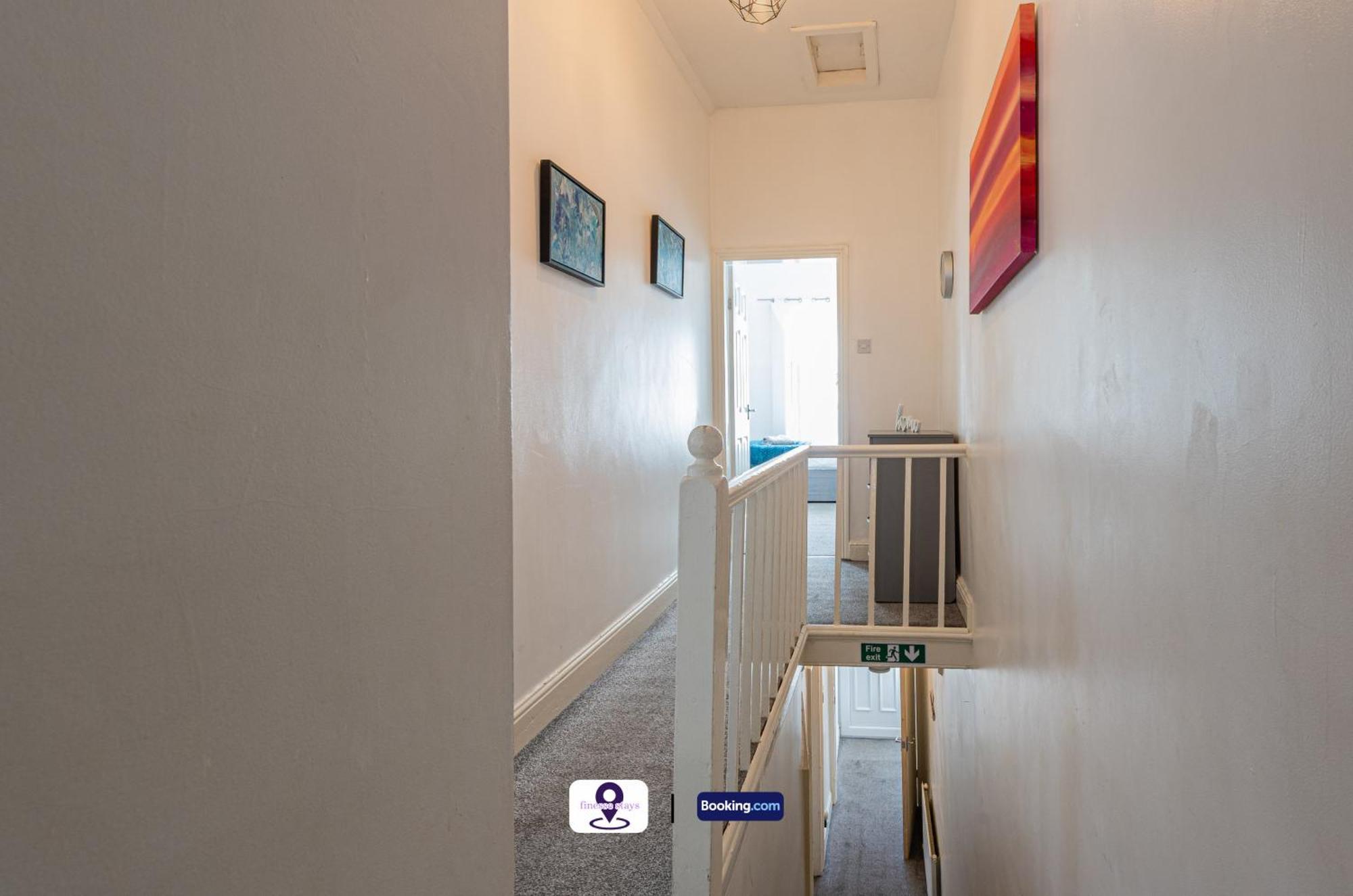 Last-minute Specials L Premium Offers L 4bdr House By Finesse Short Lets & Serviced With Free Wifi Liverpool