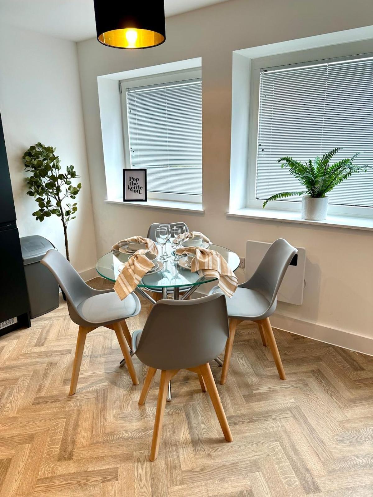 Copper - 2bed Elegance - Free Parking Liverpool