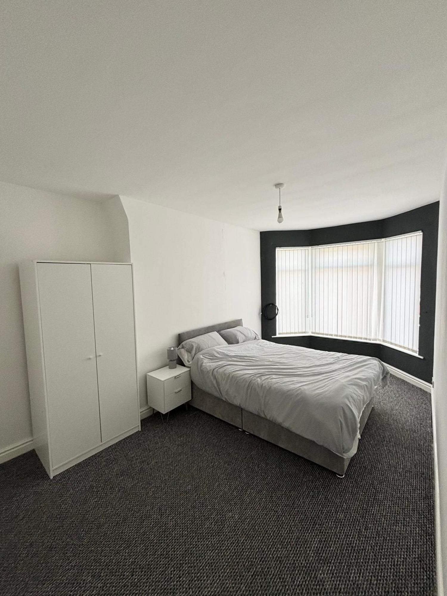 Master Bedroom In Anfield *