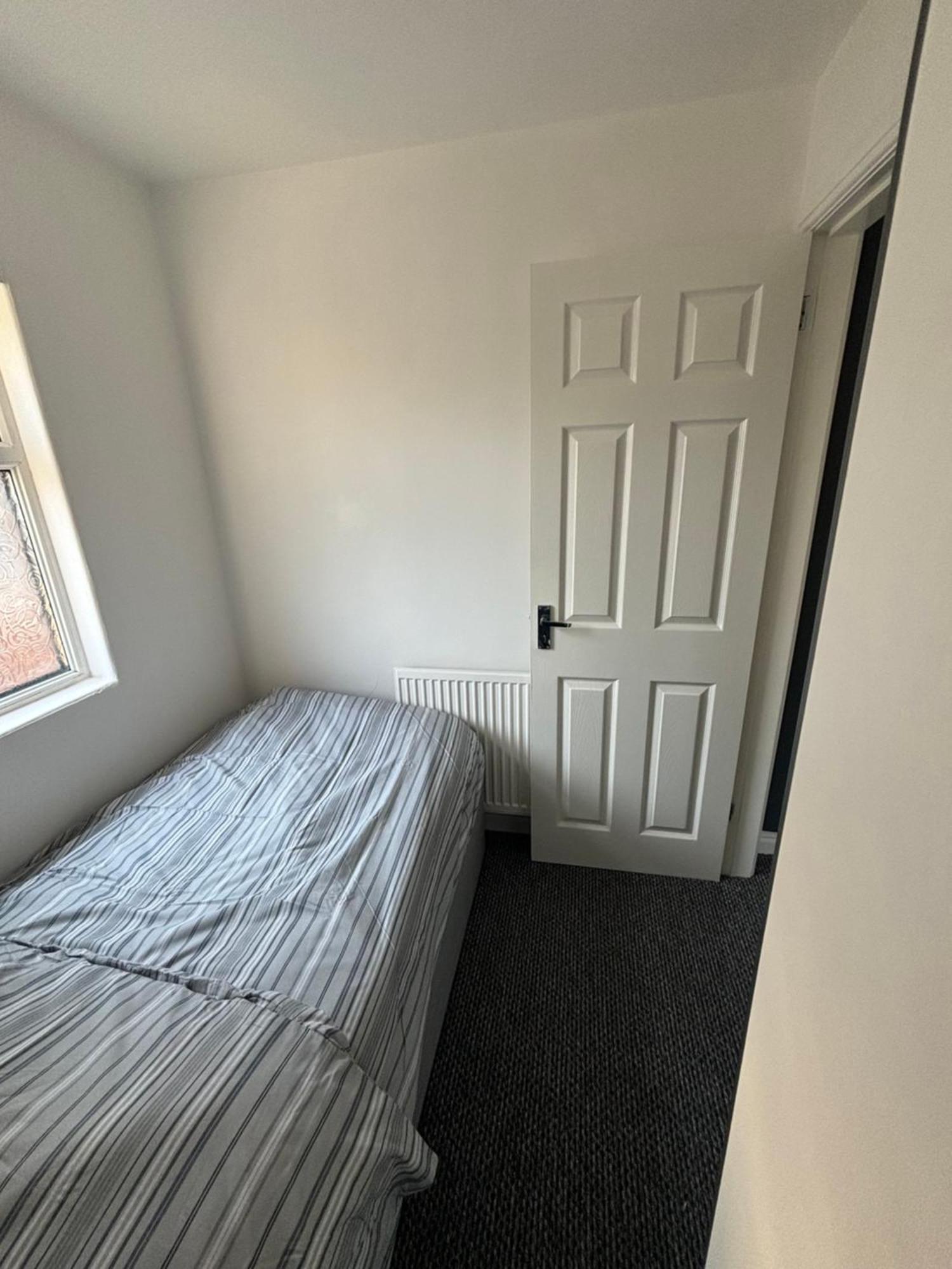 Single Bedroom In Anfield Homestay *