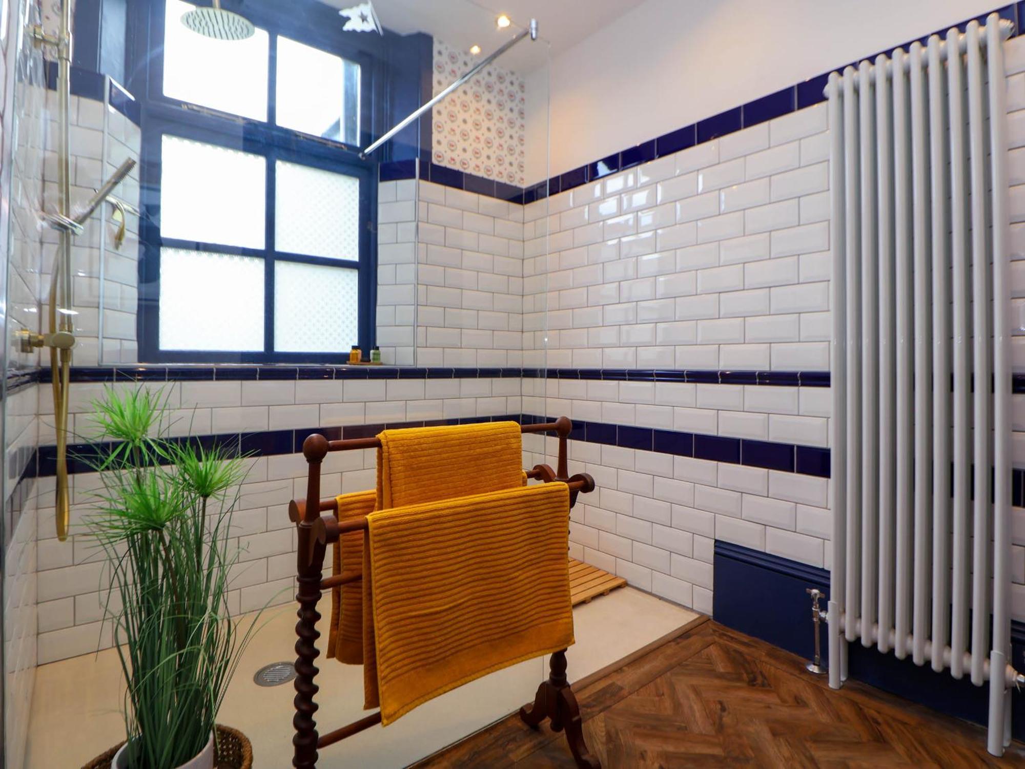 Ismay Lounge Apartment- Titanic Interest Apartment *