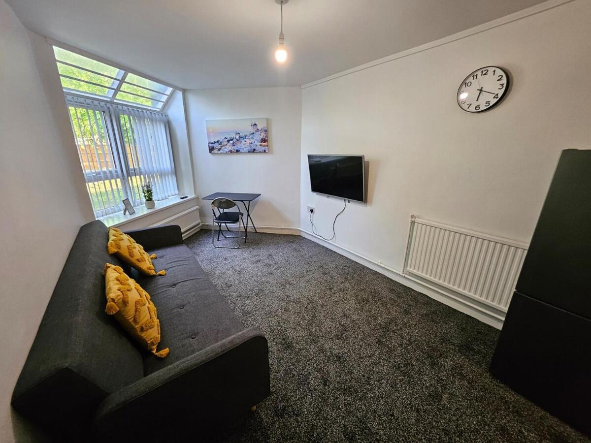 Apartment Studio Flat By Brookland Stays Serviced Accommodation Short Lets Liverpool With Free Wifi