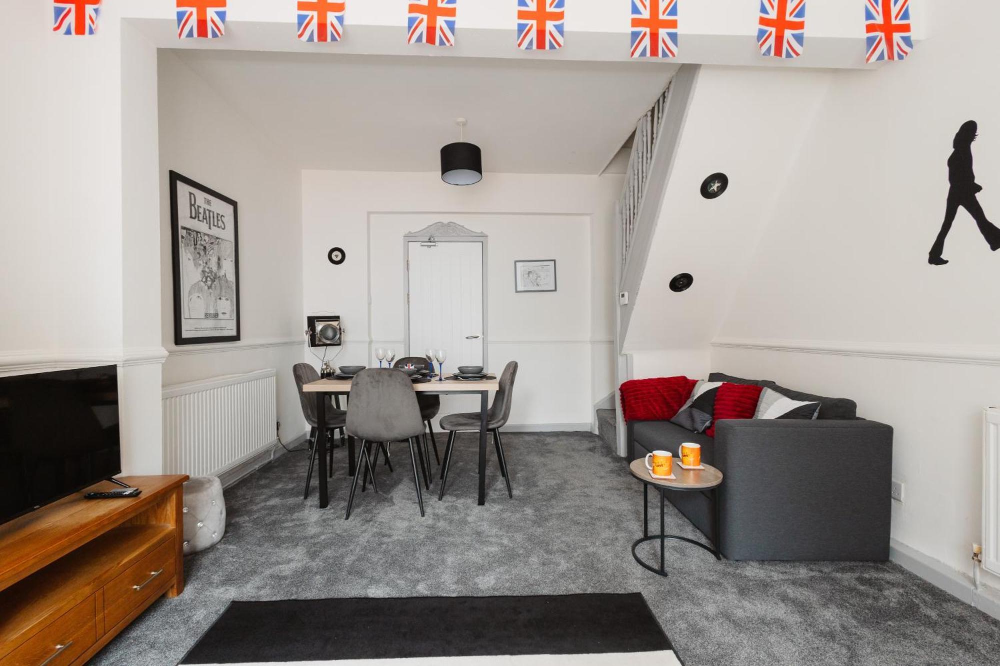 Let It Retreat , Anfield, Beatles Themed Holiday home *