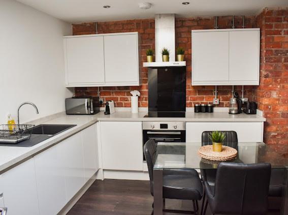 Castle Street - Centre 2 Bedroomed Sleeps 8 * Liverpool