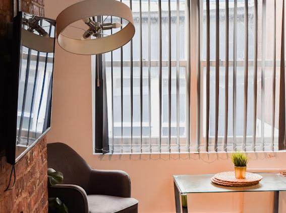 Castle Street - Centre 2 Bedroomed Sleeps 8 * Liverpool