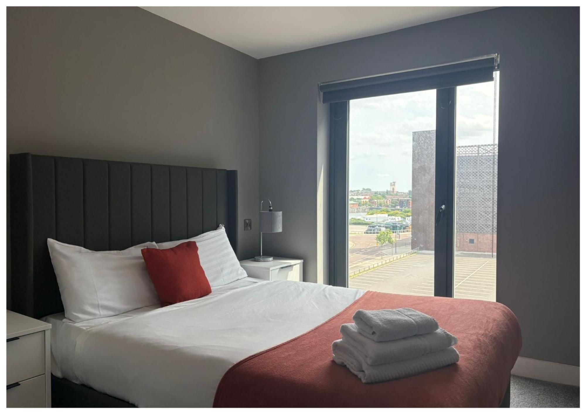 Apartment Monarchs Quay Arena By Happy Days
