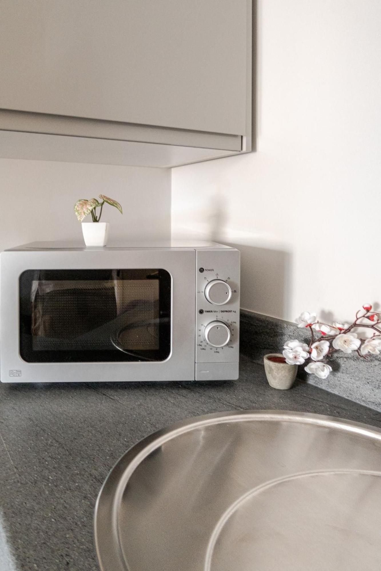 Escape - Modern 1-bed With Sofa Bed, Sleeps 4 - Perfect For Families & Friends Apartment