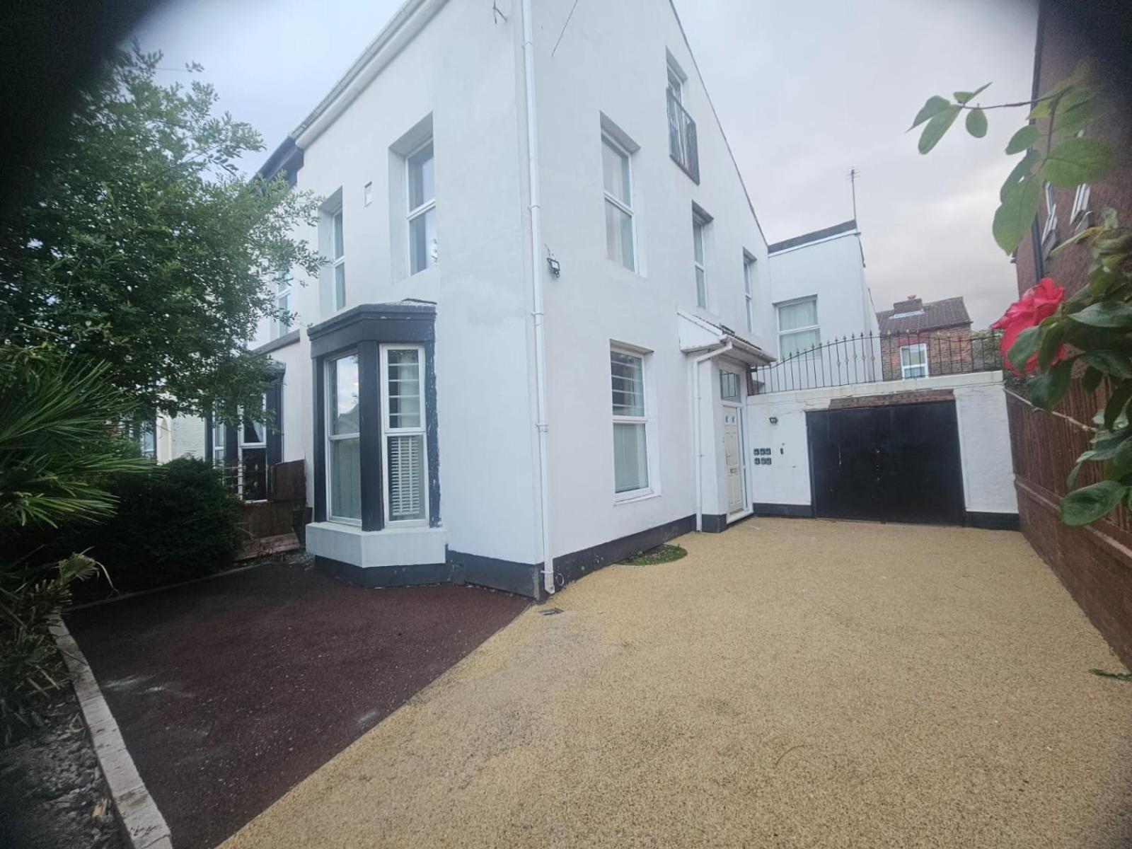 Holiday home Chestnut Heritage,- Large & Cheerful 5 Bedroom House With Free Parking *