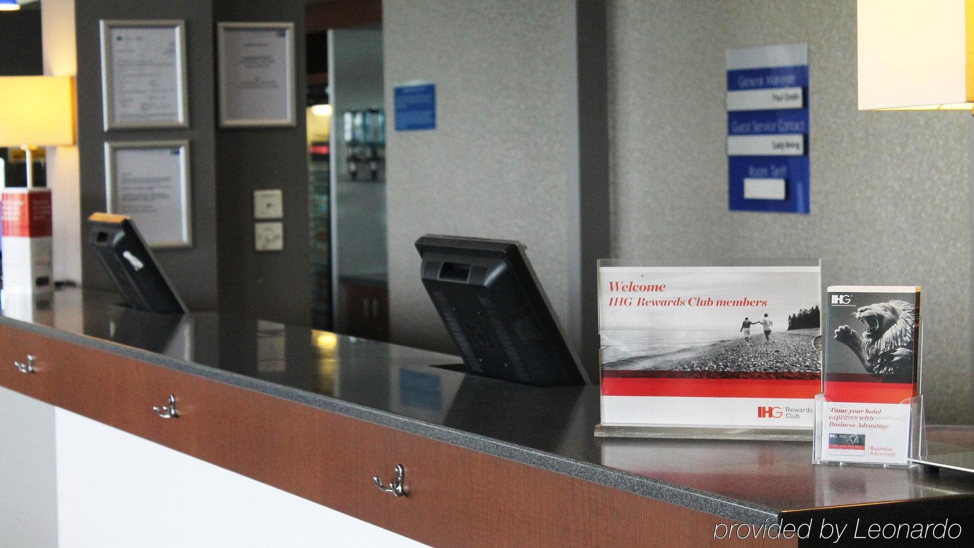 Express John Lennon Airport 3*