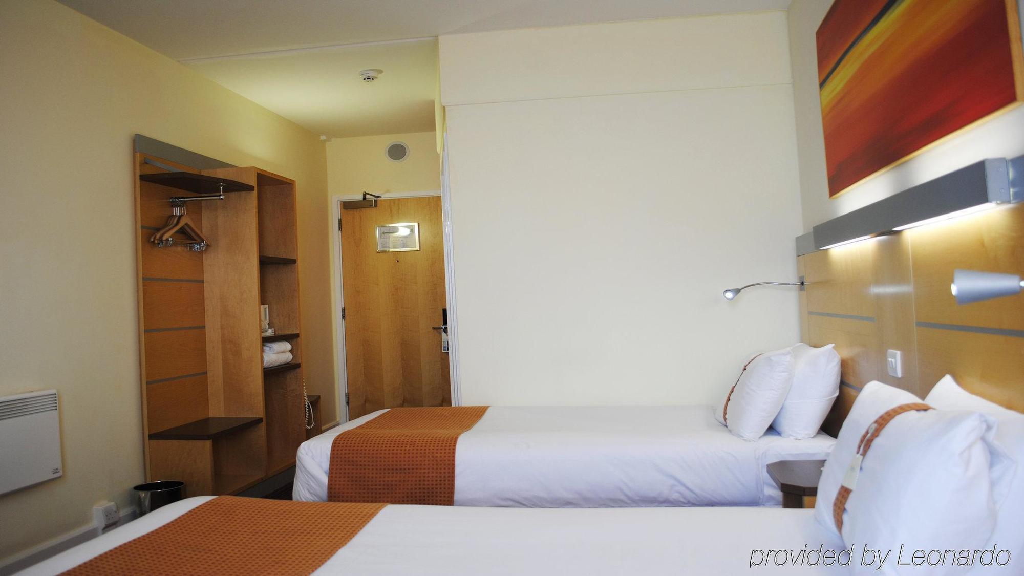 Express John Lennon Airport Hotel