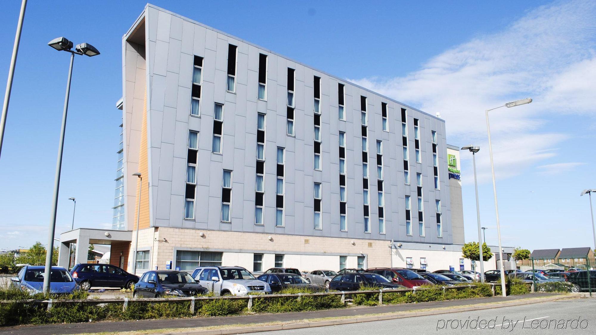 Hotel Express John Lennon Airport