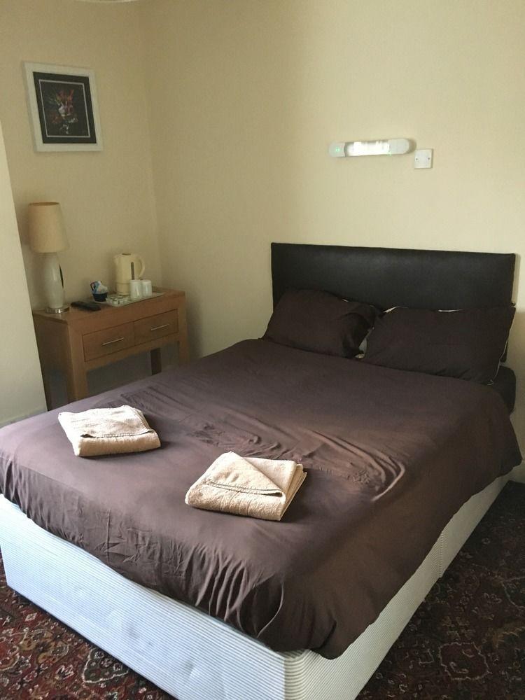 Castle 86-88 Sheil Rd L6 3af Liverpool