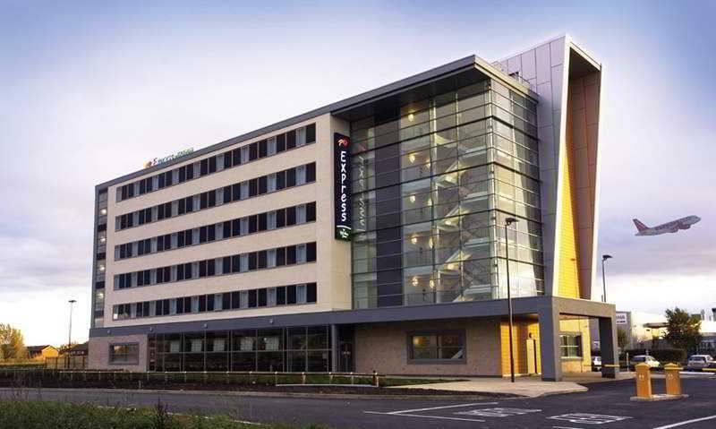Hotel Express John Lennon Airport
