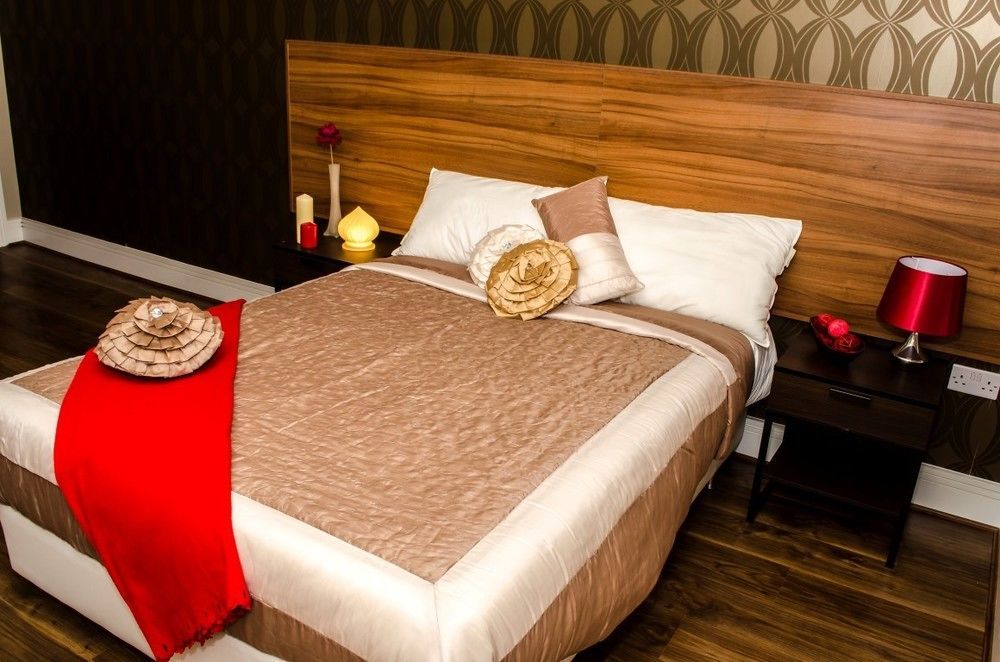 Trivelles 3* Liverpool