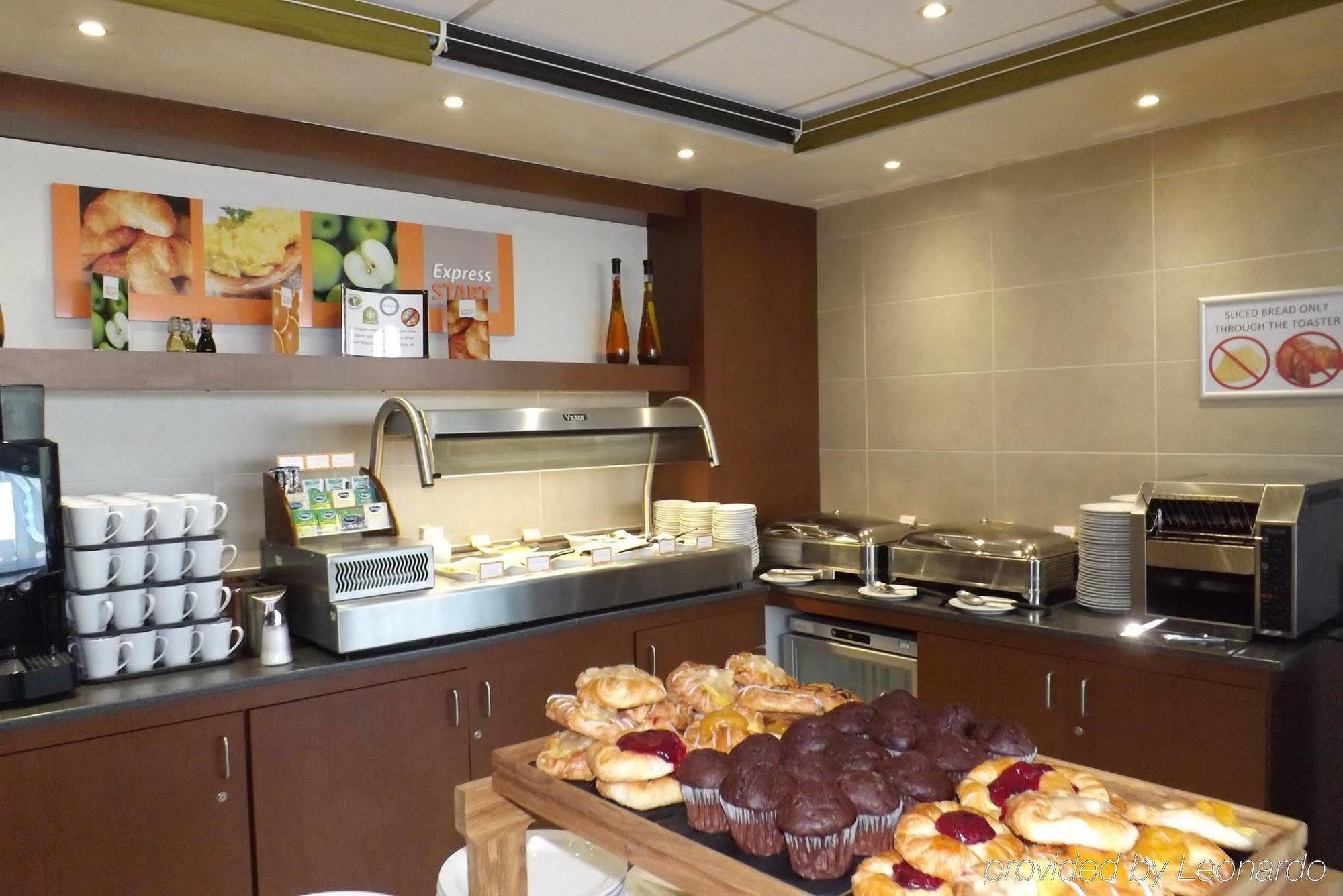 Hotel Express John Lennon Airport