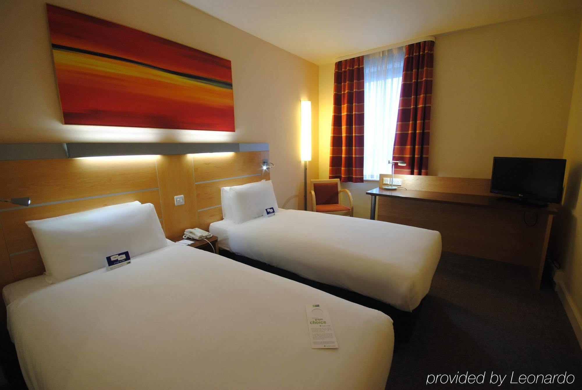 Express John Lennon Airport Hotel 3*
