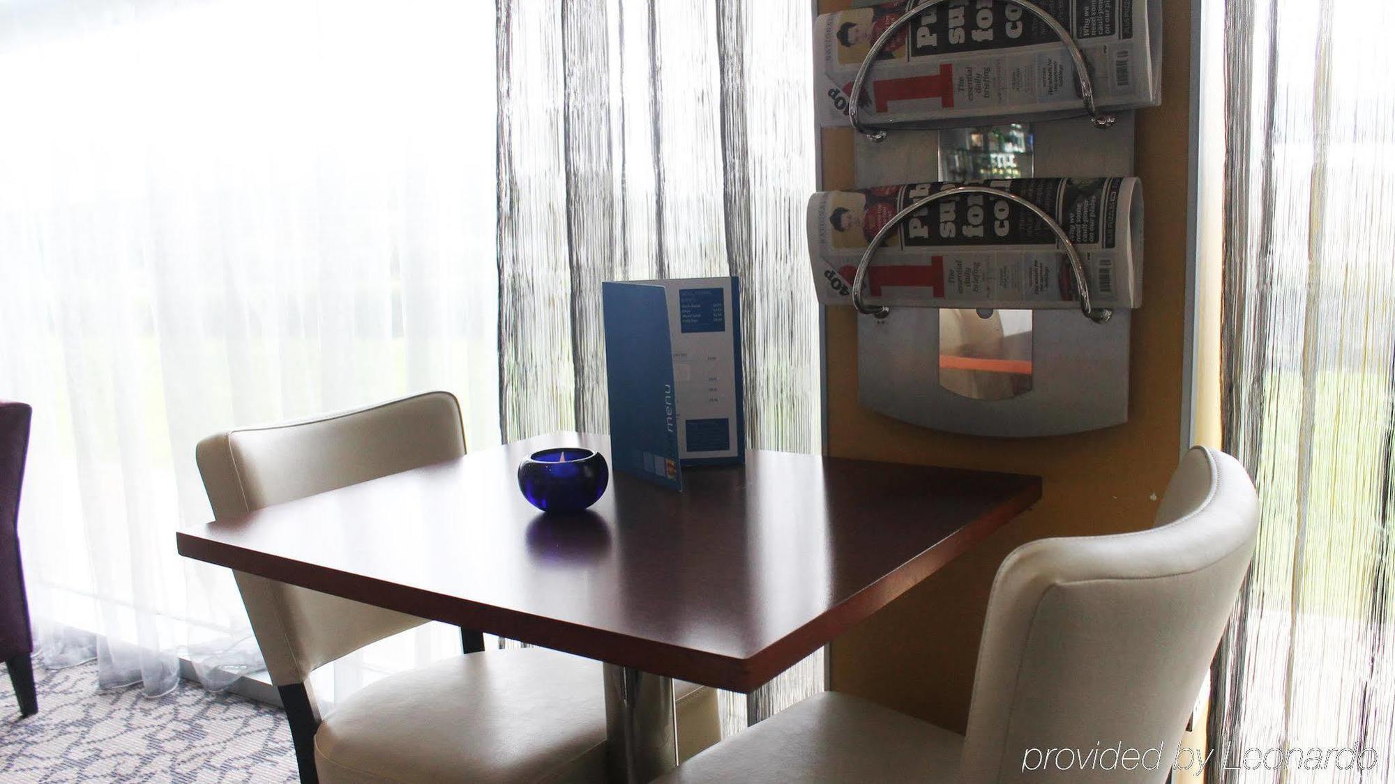 Hotel Express John Lennon Airport 3*