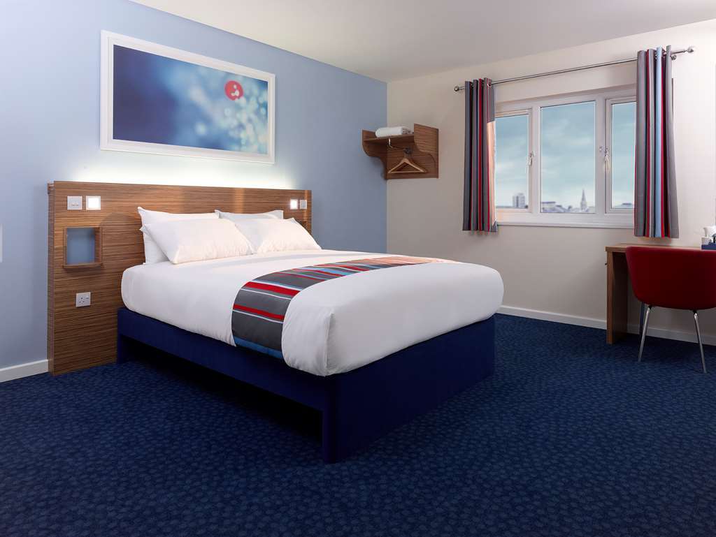 Hotel Express John Lennon Airport